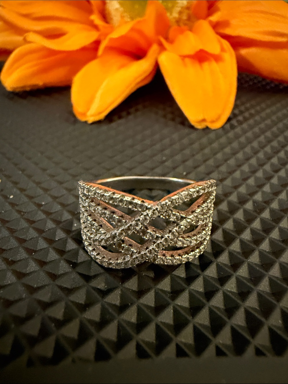925 Crisscross Pavé Sterling Silver Ring in Silver